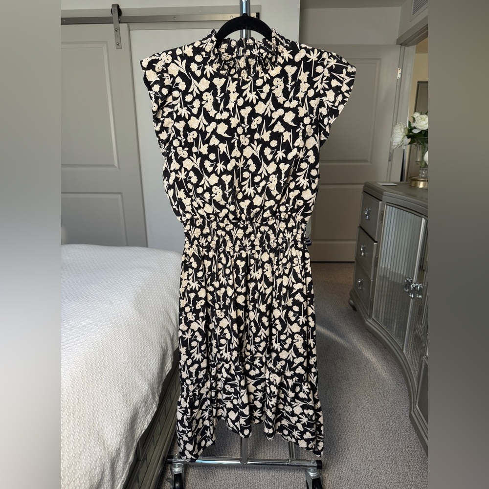Saks Black and Cream Floral High-Low Ruffle Fit & Flare Knee Length Dress Medium - Picture 4 of 11